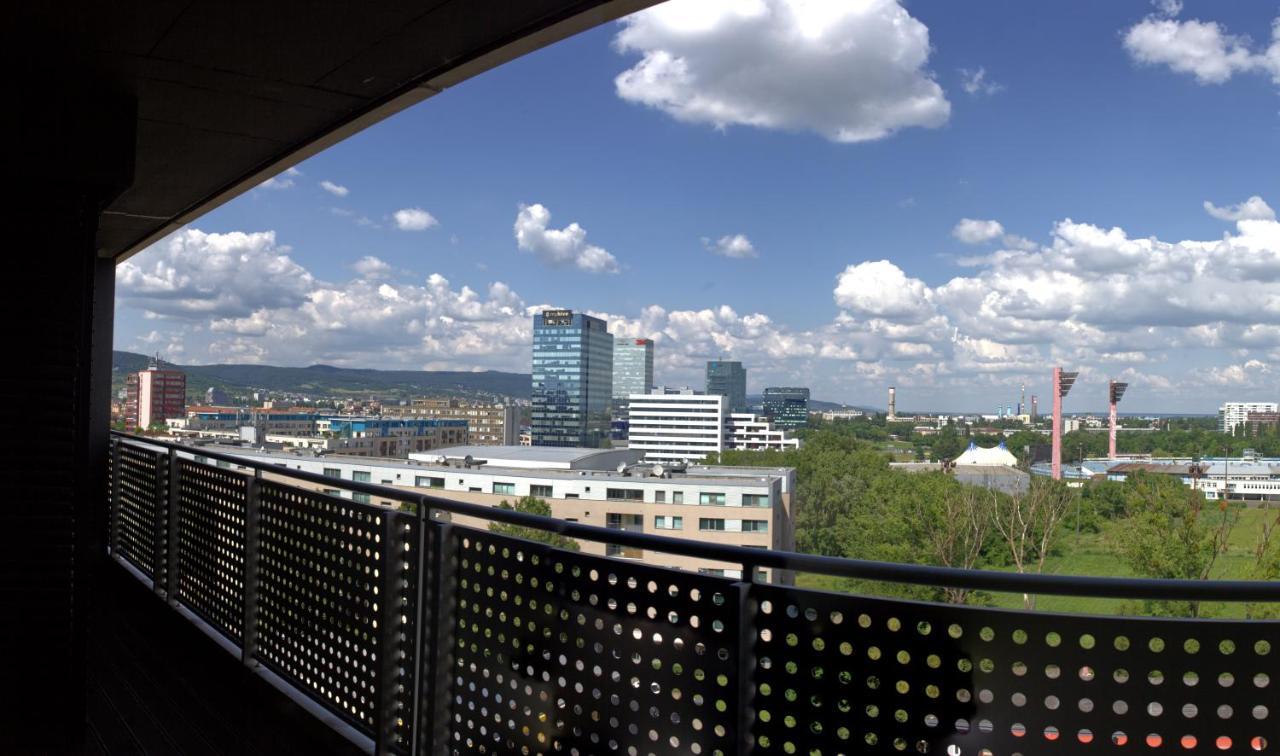 New 1 Bdr, W/Private Parking Apartment Bratislava Exterior photo